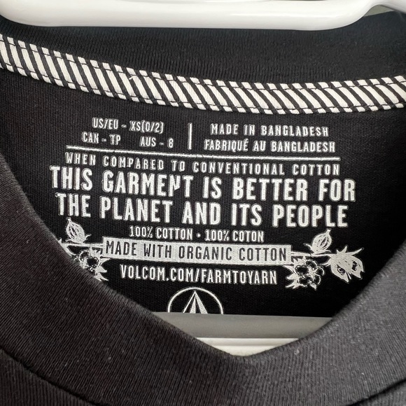 Volcom black Tee - Picture 3 of 3